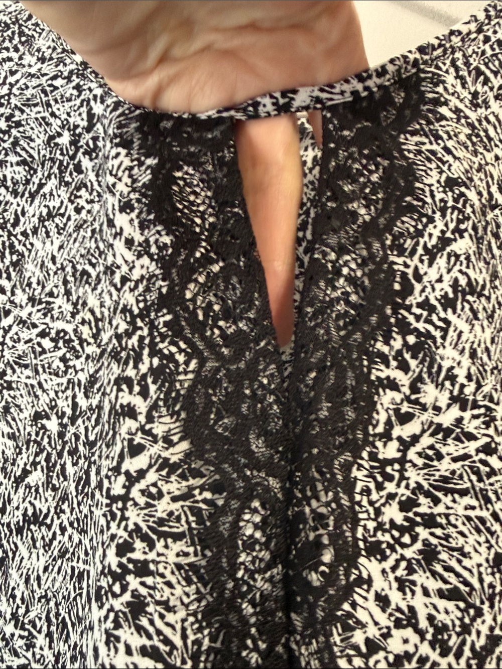 Express Black & White Lace-Trim Cap Sleeve Blouse - Picture 3 of 9